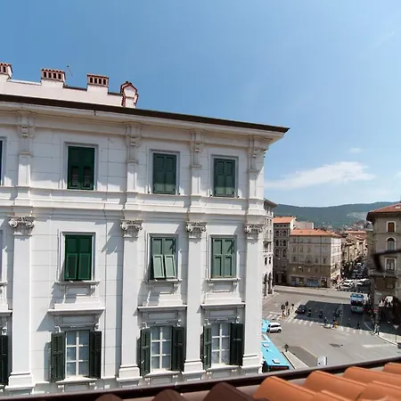Joivy Apartments - Trieste Goldoni Exterior photo
